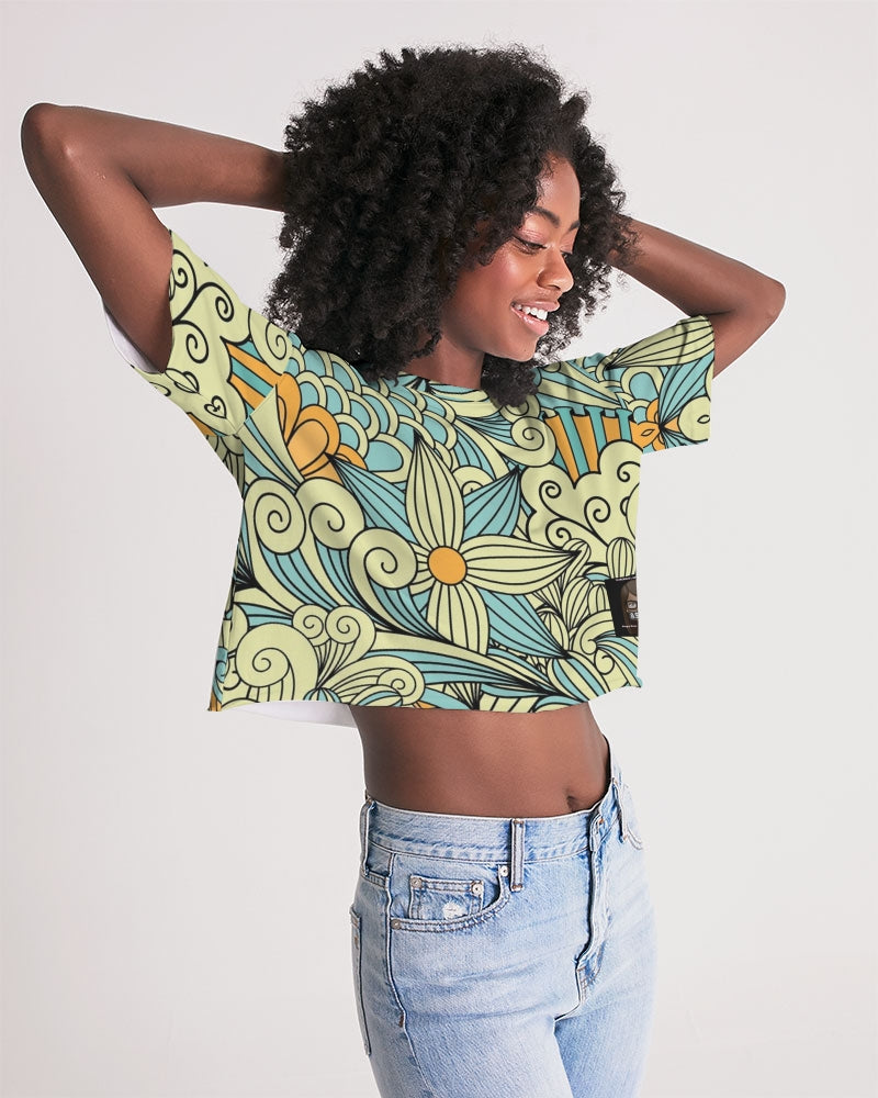 Angry yellow blue green print Women's Lounge Cropped Tee