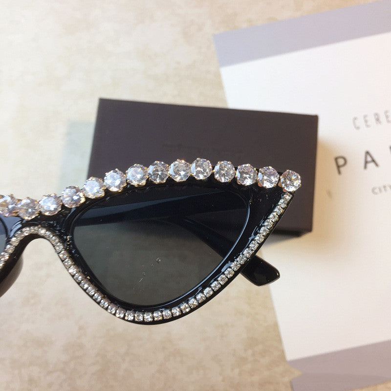Women's Retro Triangle Trend Exaggerated Sunglasses