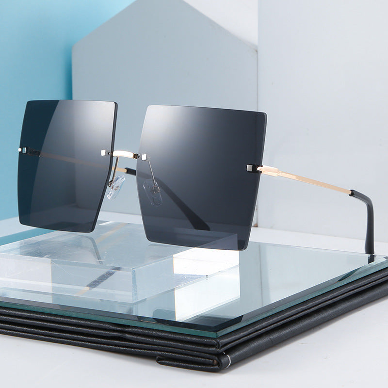 Square frameless metal glasses