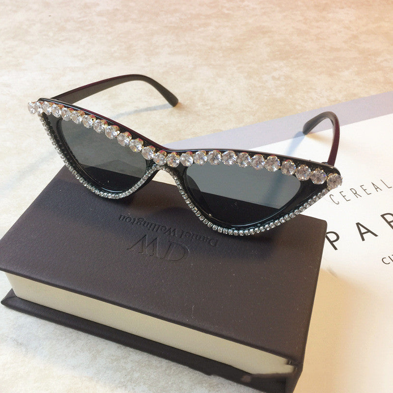 Women's Retro Triangle Trend Exaggerated Sunglasses